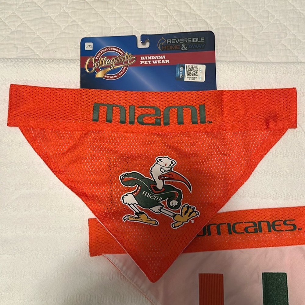 UM Pet bandana/ neckerchief. L/ XL